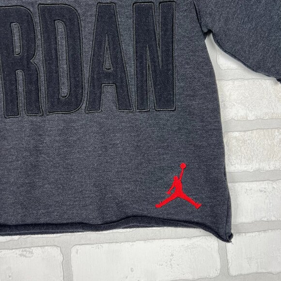 Jordan Basketball Charcoal Grey Short Sleeve Crop Sweatshirt, Size Girls 10-12 - Picture 2 of 11